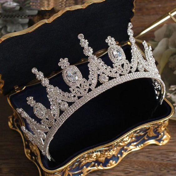 THE TIMELESS ELEGANCE OF FINE JEWELRY: A DISCERNING  EXPLORATION - Pkt's Jewelry Gift Shop