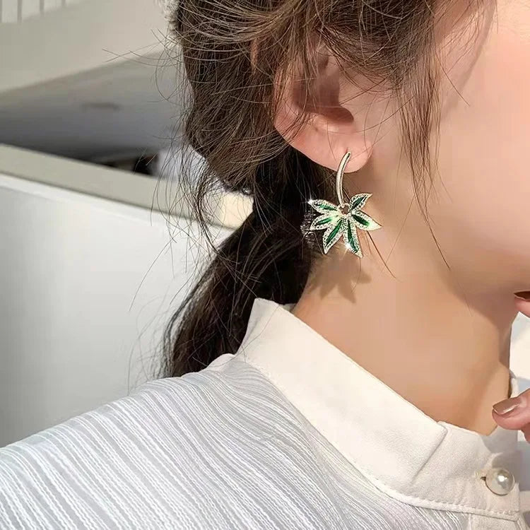 Korean Fashion Exquisite Green Diamond Maple Leaf Earrings Romantic Wedding Commemorative for Gift Outstanding Women's Jewelry