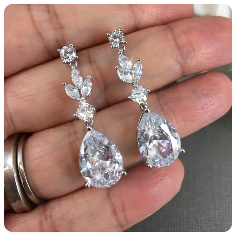 Fashion Beautiful Earrings with Shiny Zircons, Yellow Plated Metal, Drops for Women, Wedding, Souvenirs, Exclusive Jewelry