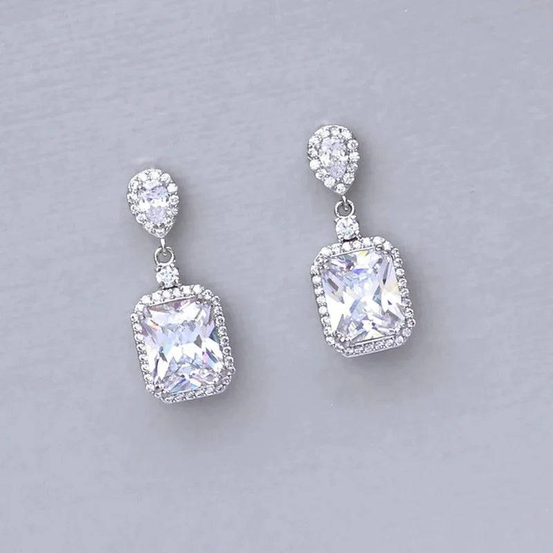 Fashion Beautiful Earrings with Shiny Zircons, Yellow Plated Metal, Drops for Women, Wedding, Souvenirs, Exclusive Jewelry