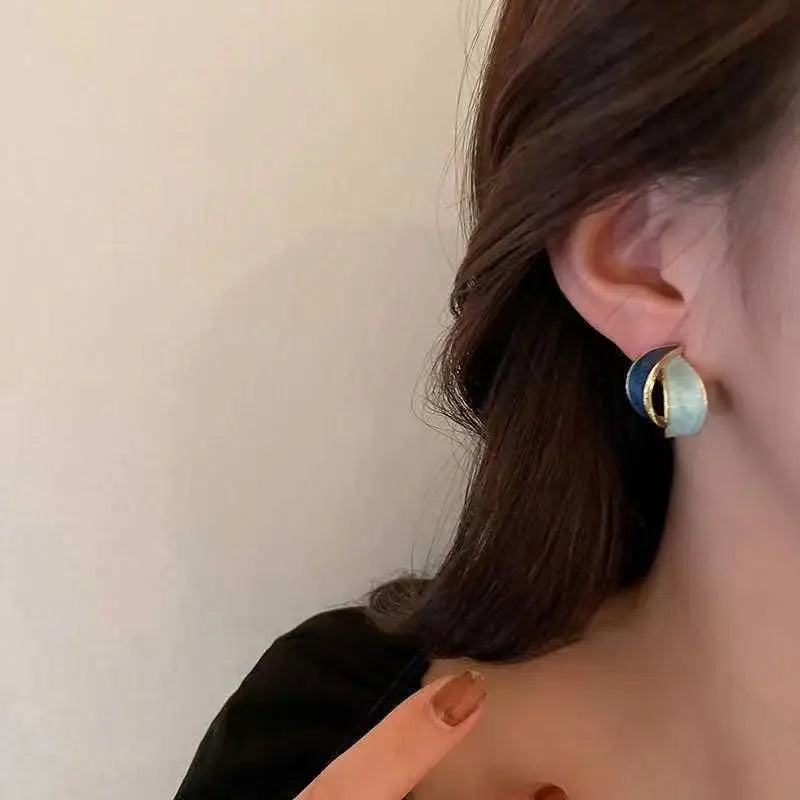Korean Fashion Style Spiral Outstanding Women's Earrings Romantic Wedding Commemorative Jewelry and Jewelry Earrings for Women